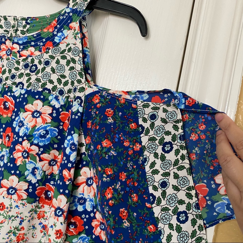Charming Charlie Floral Cold Shoulder Dress Size M - Picture 4 of 8